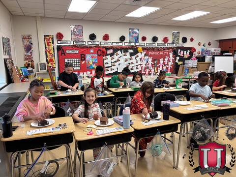 61 ਵਿੱਚੋਂ 40 ਚਿੱਤਰ