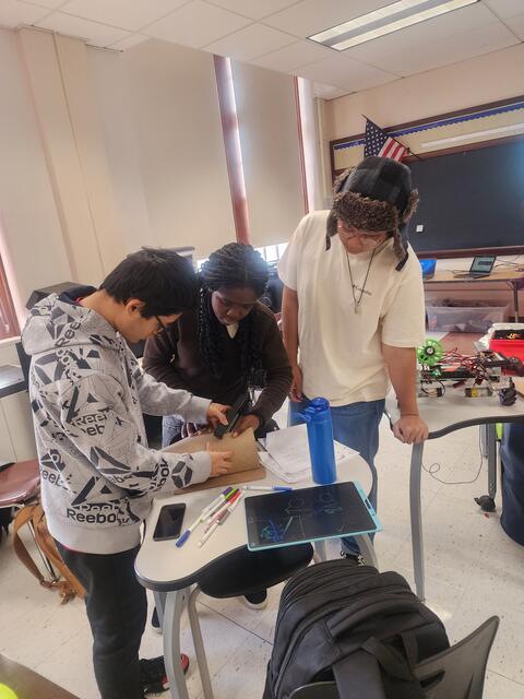 19 میں سے 2 تصویر