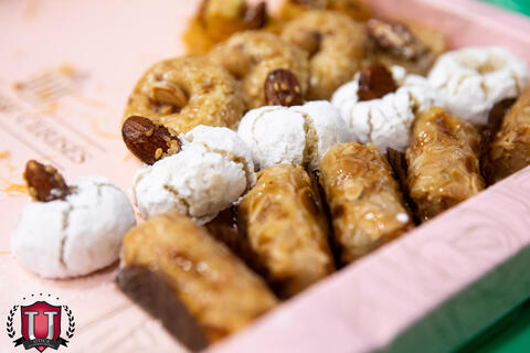 32 ਵਿੱਚੋਂ 23 ਚਿੱਤਰ