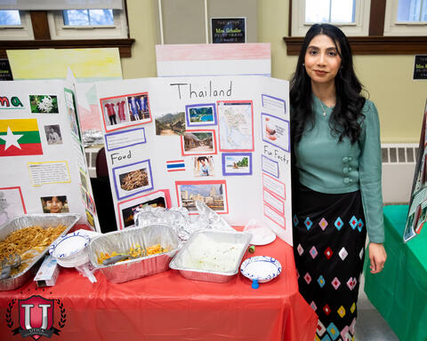 32 ਵਿੱਚੋਂ 27 ਚਿੱਤਰ