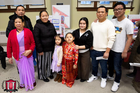 32 ਵਿੱਚੋਂ 29 ਚਿੱਤਰ