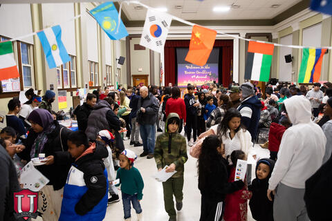 32 ਵਿੱਚੋਂ 13 ਚਿੱਤਰ