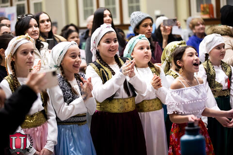 32 ਵਿੱਚੋਂ ਚਿੱਤਰ 22