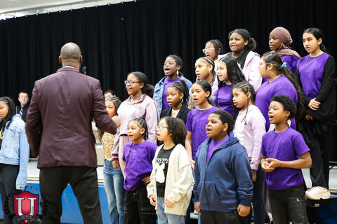 ຮູບພາບ 23 ຂອງ 35