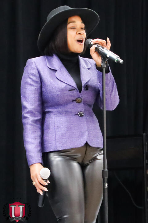 ຮູບ 3 ຂອງ 35