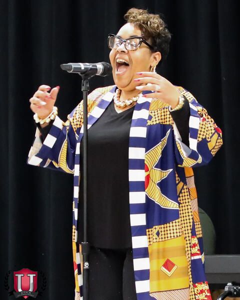 ຮູບພາບ 9 ຂອງ 35