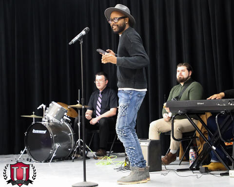 ຮູບ 13 ຂອງ 35