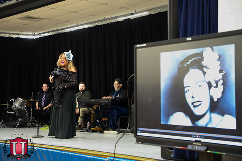 ຮູບພາບ 21 ຂອງ 35