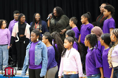 ຮູບພາບ 27 ຂອງ 35