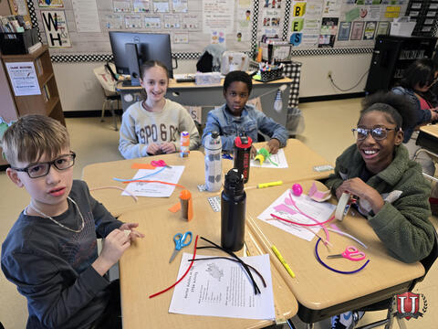 ၁၉ ရုပ်ပုံ ၁၂