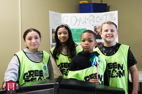 ၂၆ ရုပ်ပုံ ၁