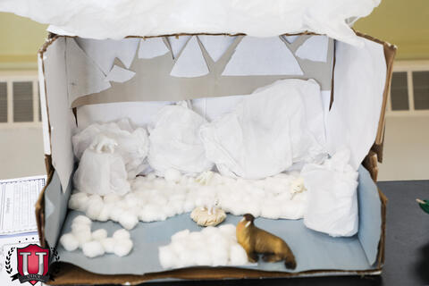 ၂၆ ရုပ်ပုံ ၁၈