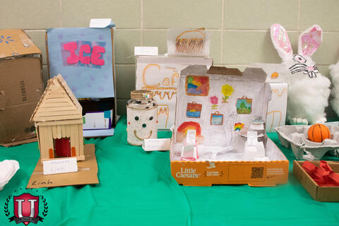 Table display of students projects