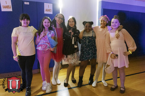 Large group of students standing for a photo