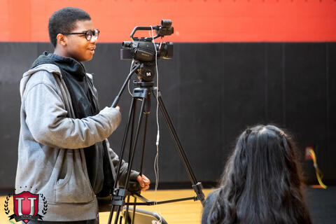 ရုပ်ပုံ ၆၀