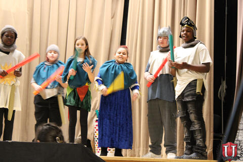 រូបភាព 8 នៃ 32