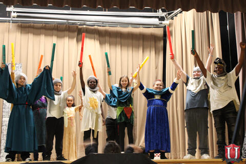 រូបភាព 9 នៃ 32