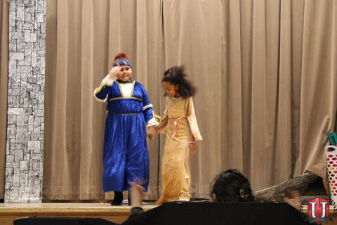 រូបភាព 10 នៃ 32