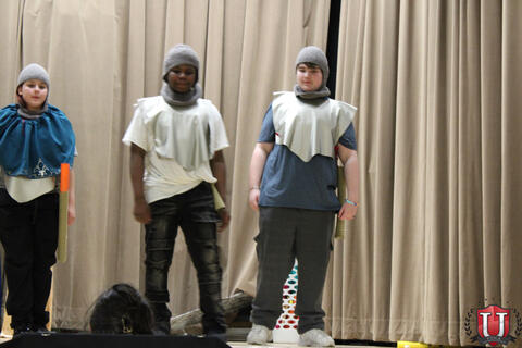 រូបភាព 11 នៃ 32