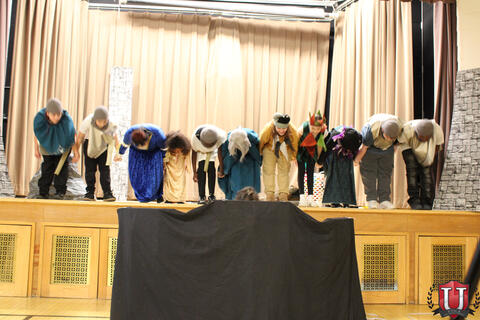 រូបភាព 16 នៃ 32