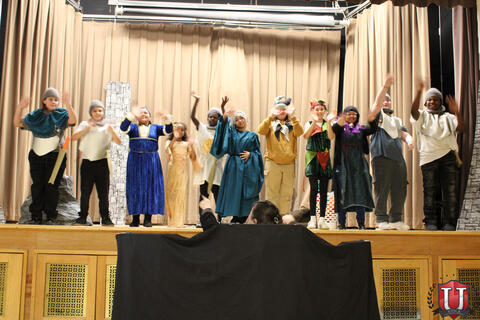 រូបភាព 17 នៃ 32