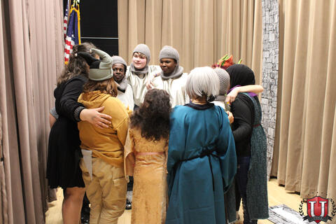 រូបភាព 18 នៃ 32