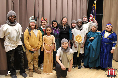 រូបភាព 22 នៃ 32