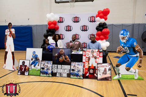 Wide shot of Mikes table