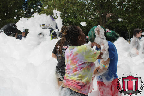 រូបភាព 57 នៃ 71