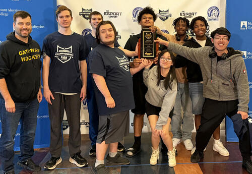 The Gateway eSports team poses for a photo