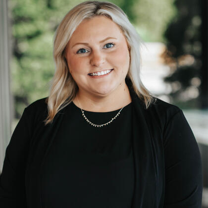 Photo of Natalie Fuller, '03