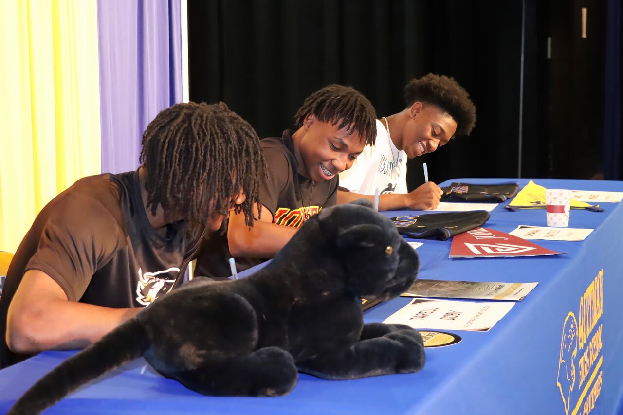 QHS Panthers Sign to Play Basketball Quitman School District