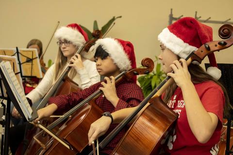 Holiday Music 2019 - Photo #5