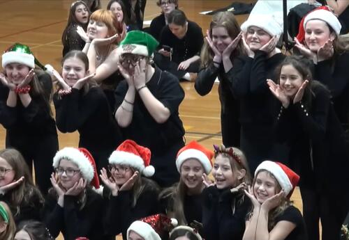 Lincoln students smile during Winterpalooza