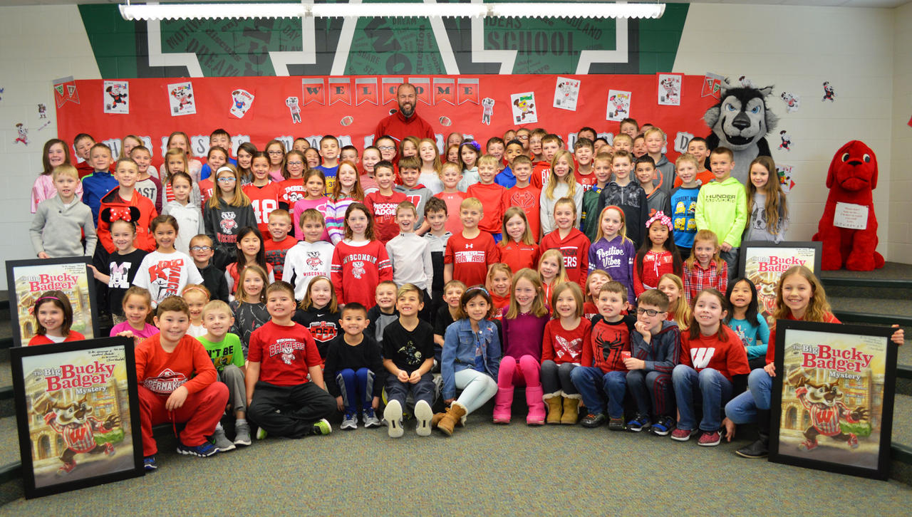 author-chris-newbold-visited-woodland-elementary-school-to-help