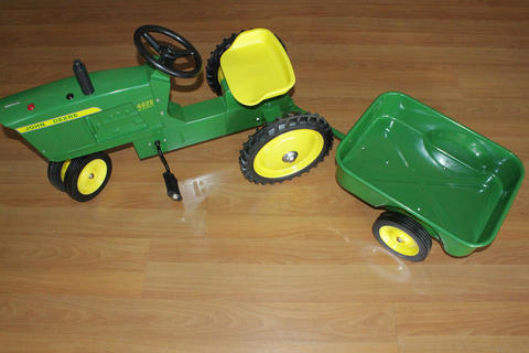 John Deere Pedal Tractor with Trailer