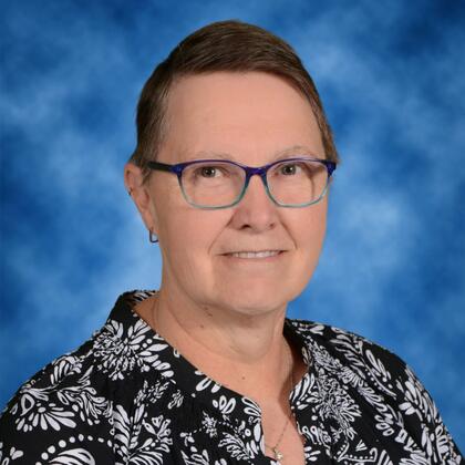Headshot photo of Lee-Ann Roskopf