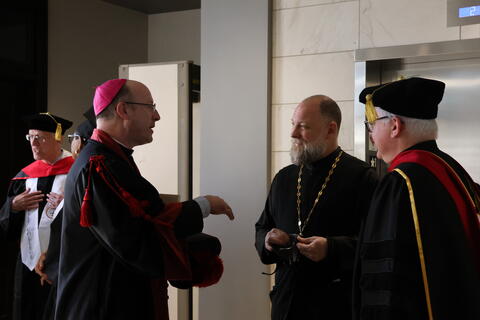Image 33 of 460