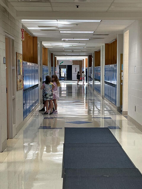 Middleton 1st graders arrive and get settled