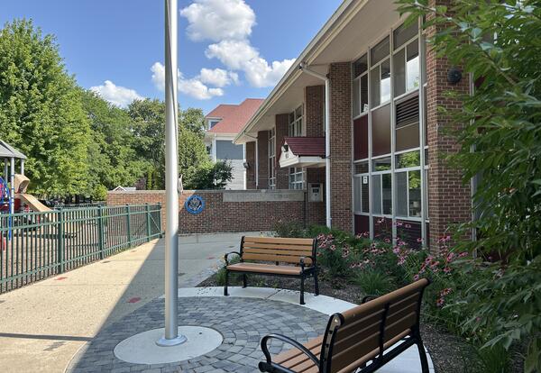 Lincoln Recognized as an Apple Distinguished School